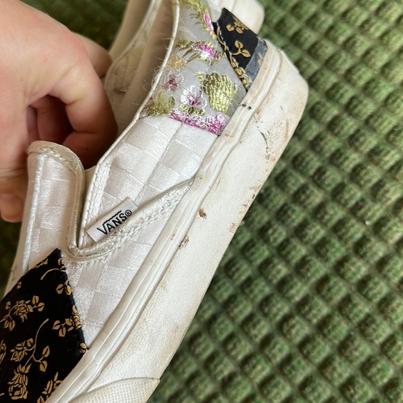 Vans - Picture 2 of 3